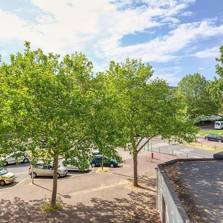 Ferienwohnung L'Elysee - Easy Check-In - Arrivee Autonome - Place Parking Privative - T2 Surequipe - Wifi - Netflix Courcouronnes Exterior foto